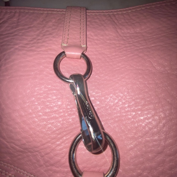 COACH soft pebble collection A0993-F13006- Cream Leather/Pink Leather shoulder - Picture 5 of 8